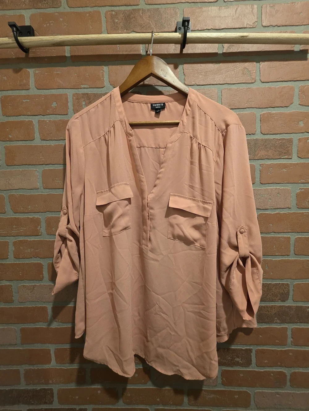 torrid Size 1‎ Peachy Blush V-Neck Roll-Sleeve Tunic Sku 60 - Picture 2 of 10